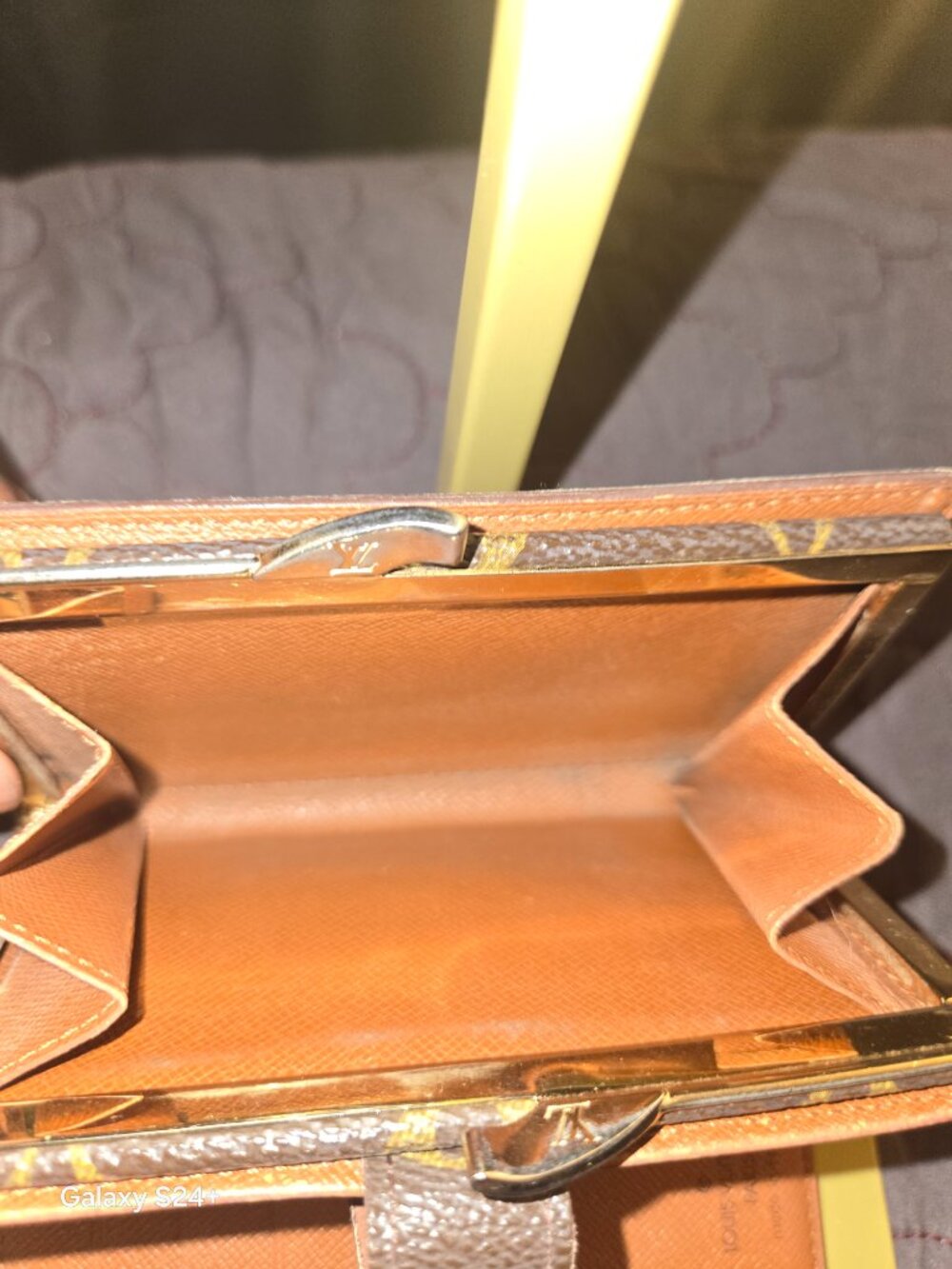 Louis Vuitton Monogram Kisslock Wallet / Coin Purse - Picture 5 of 5
